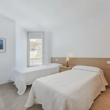 Roqueta Apartment *